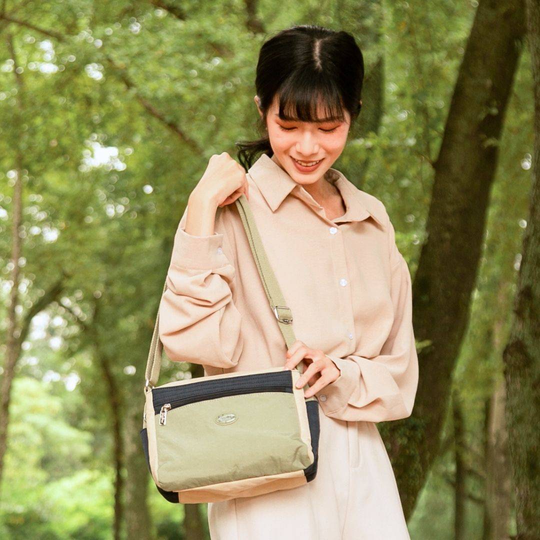【新色上架】日系休閒郵差長方包-秋香綠 7155 【新色上架】日系休閒郵差長方包-秋香綠 7155